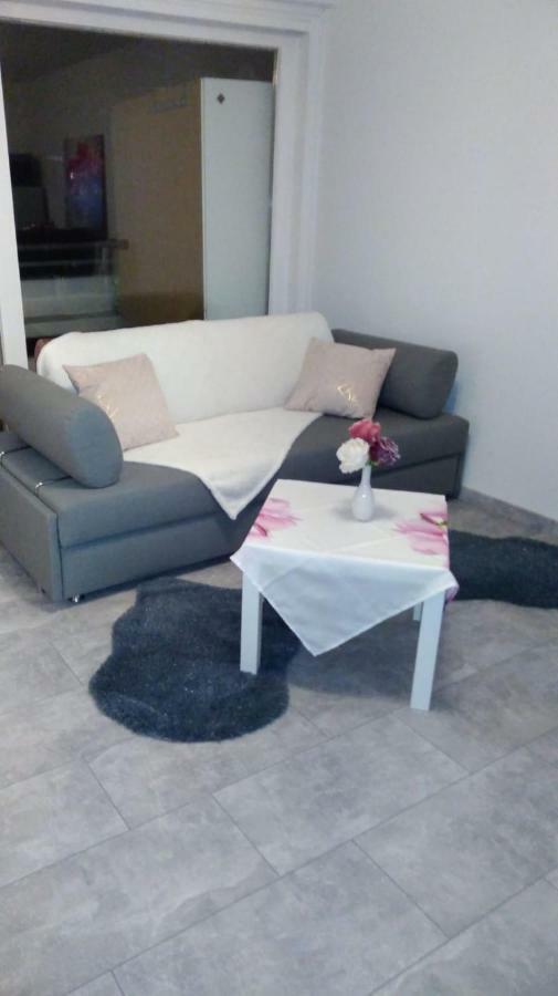 Apartment Корнвестхайм Екстериор снимка
